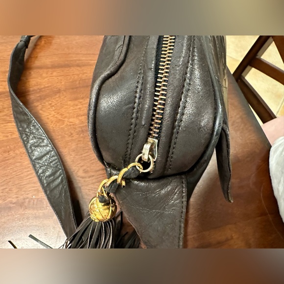 Black Chanel Vintage Crossbody - Picture 7 of 11